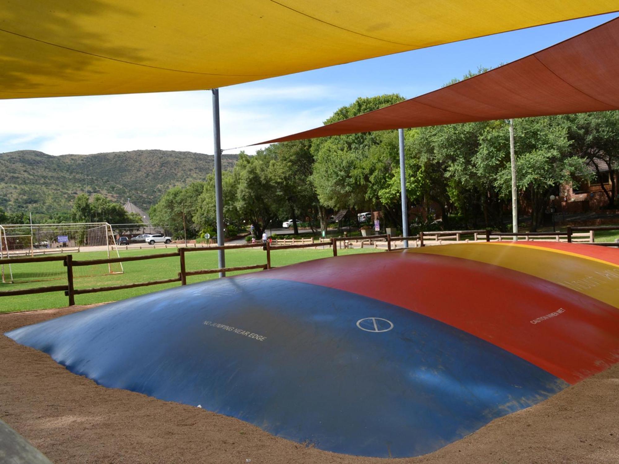Mount Amanzi Hotel Hartbeespoort Exterior photo
